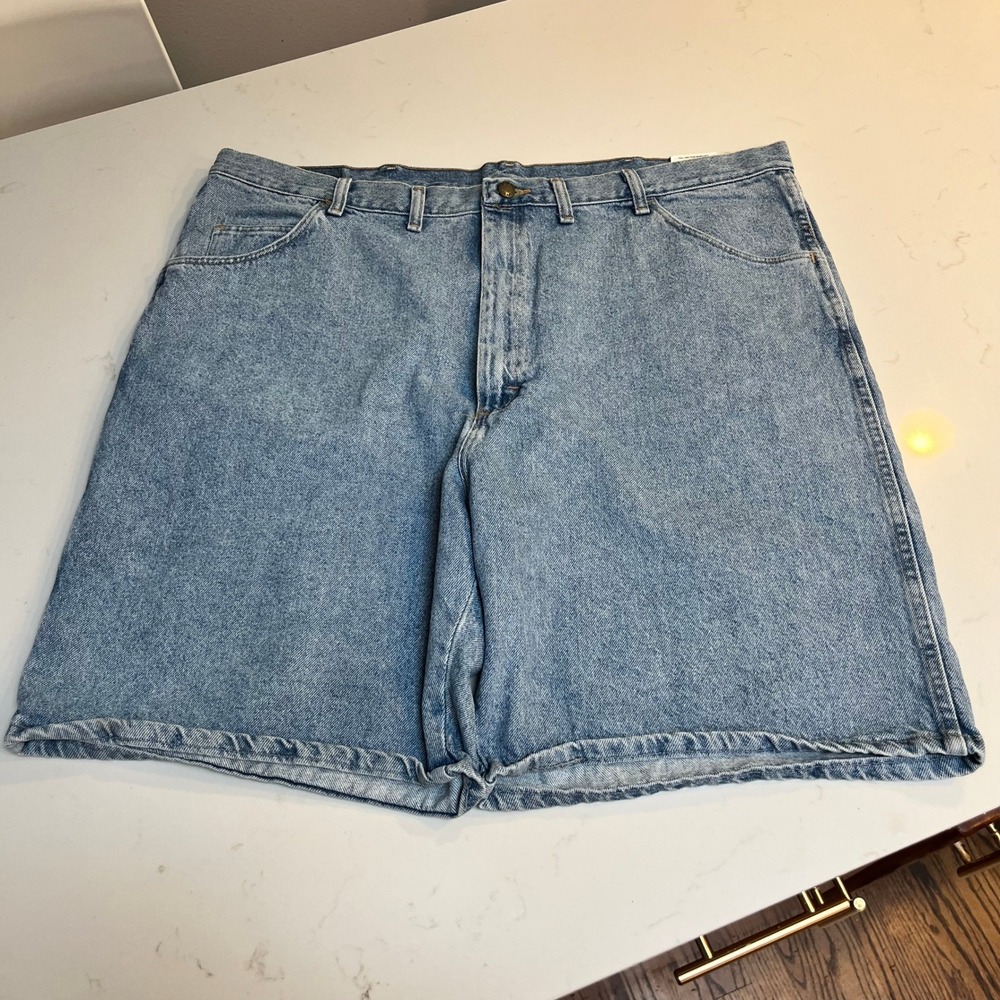 NWT Wrangler Hero Mens Relaxed Fit Denim Shorts Light Wash Blue 606W1SM Size 44
